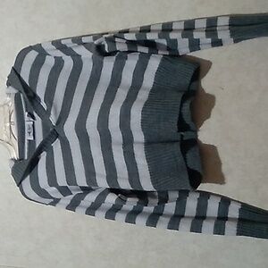 CAREN SPORT gray and white stripes w/hoodie size 1X crop top sweater